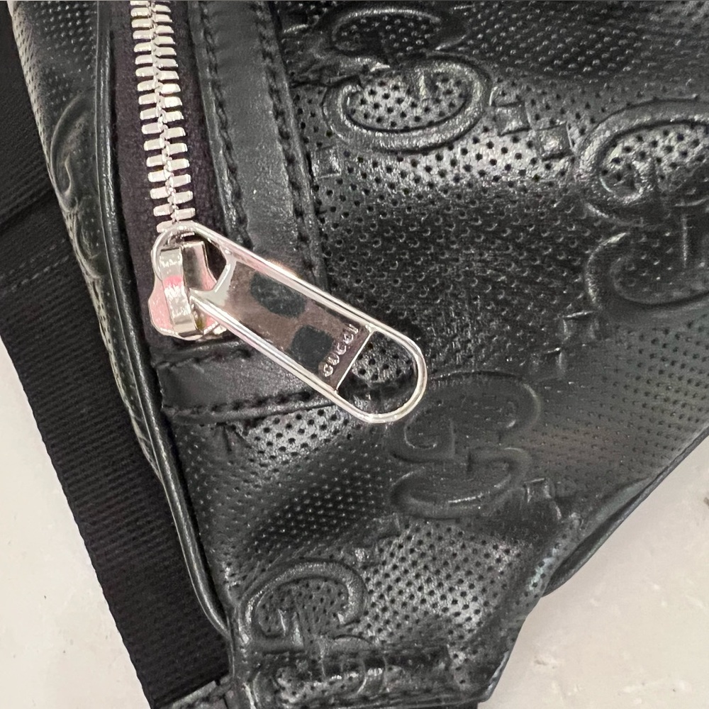 Barely Used Gucci Leather Embossed Belt Bag. - Picture 7 of 10